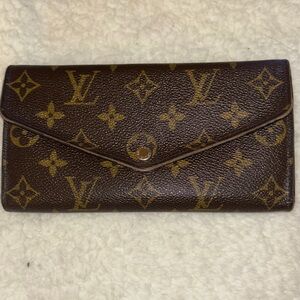 Louis Vuitton EUC Brown Monogram Wallet